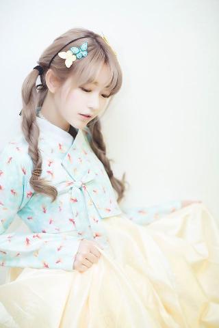 他趴在我两腿中间吸我